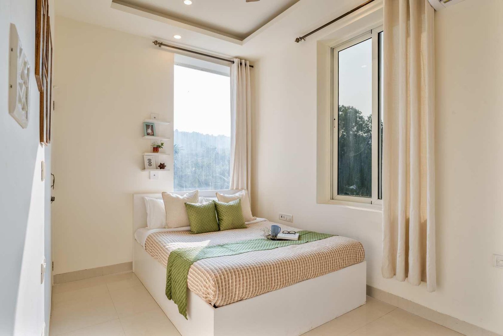 Greens - cosy 1bhk with pvt balcony photo