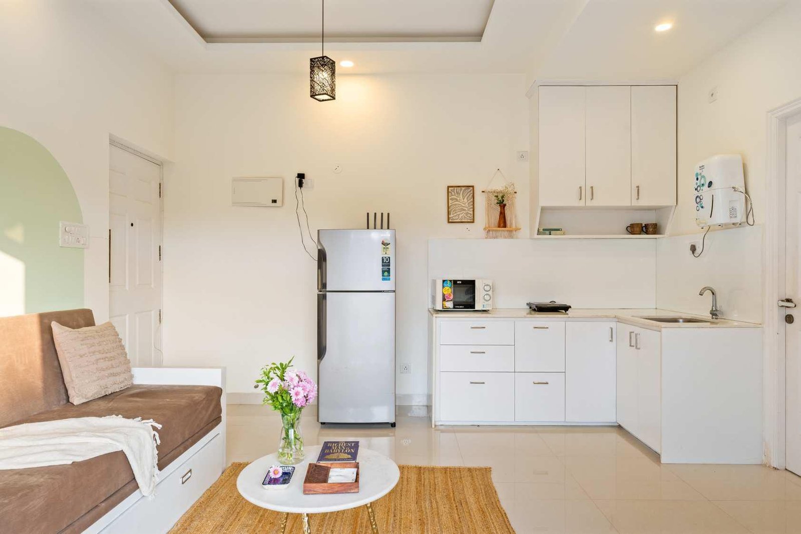 Greens - cosy 1bhk with pvt balcony photo
