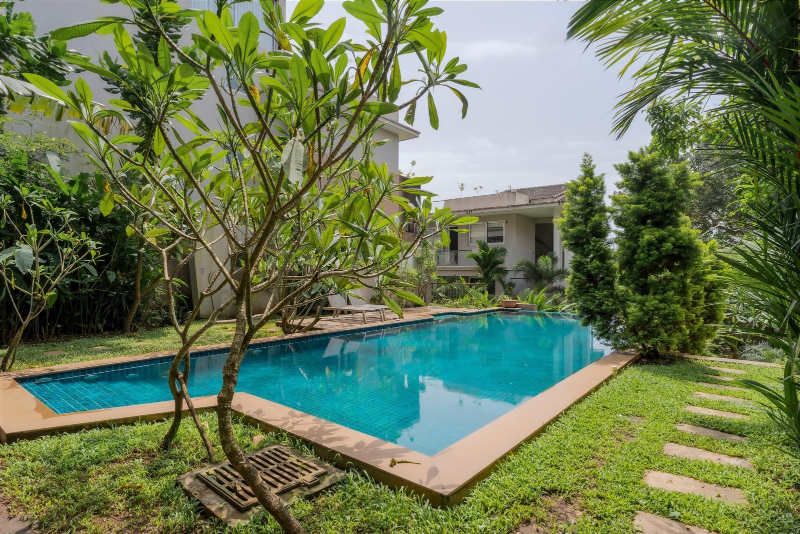 Sky - 3bhk Penthouse w/pvt jacuzzi + rooftop