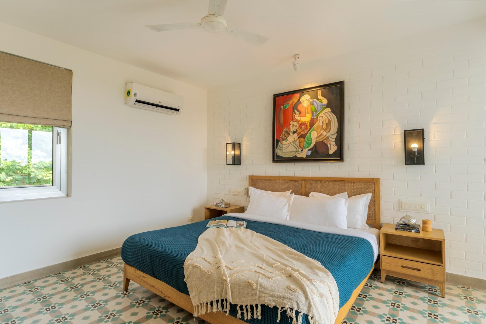 Sky - 3bhk Penthouse w/pvt jacuzzi + rooftop photo