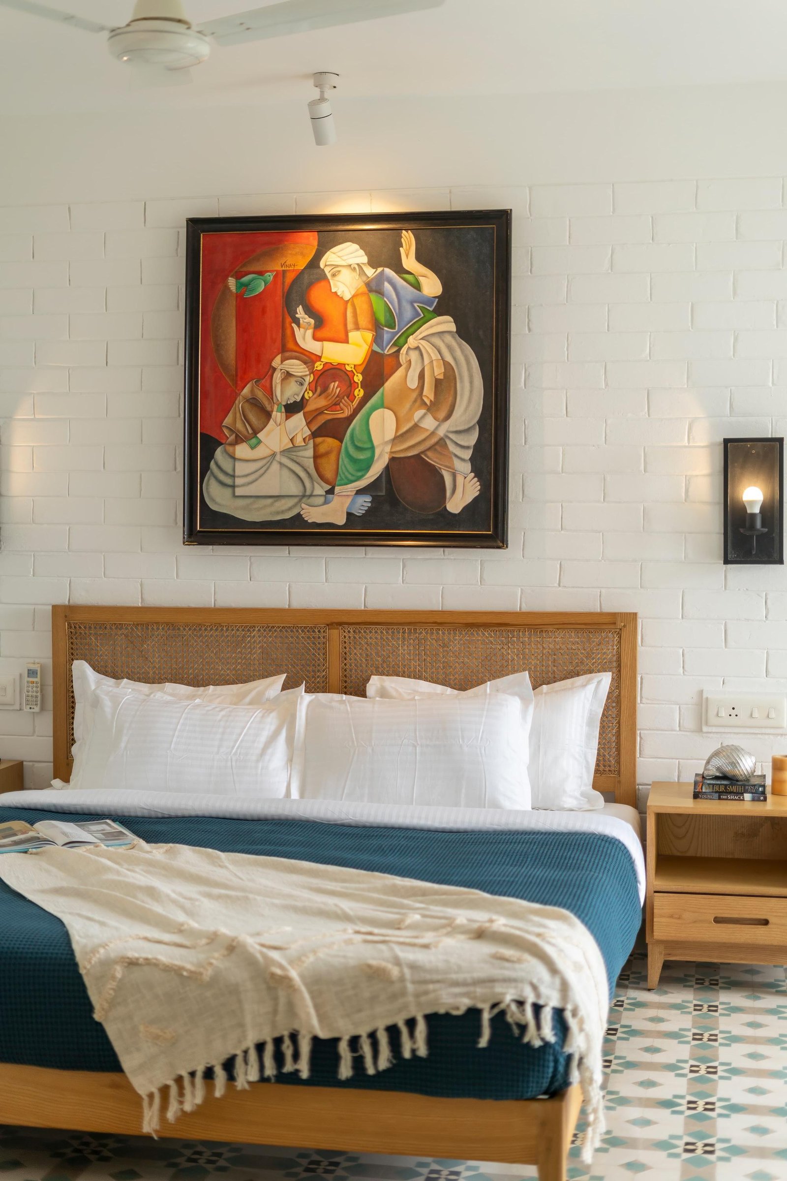 Sky - 3bhk Penthouse w/pvt jacuzzi + rooftop photo