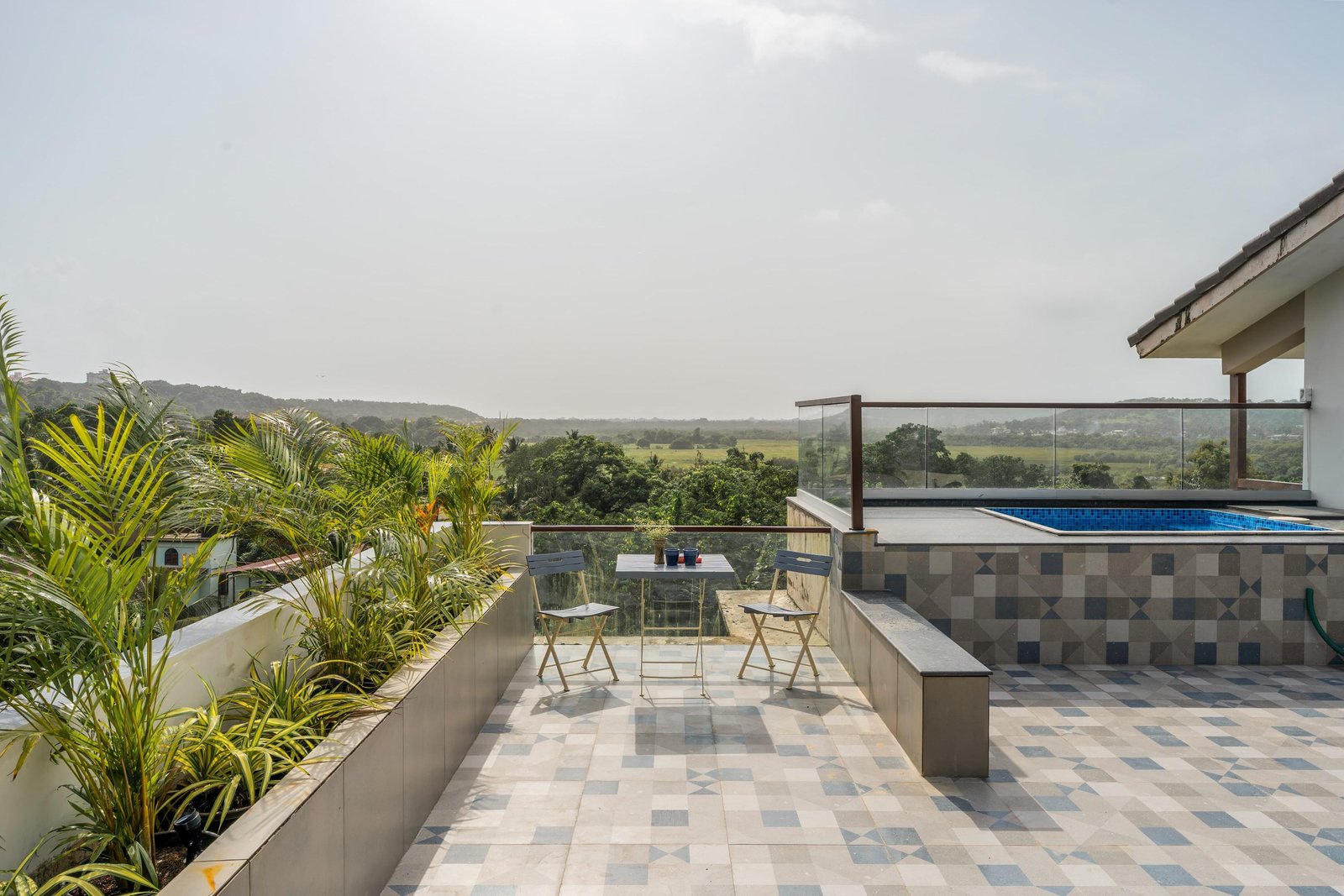 Sky - 3bhk Penthouse w/pvt jacuzzi + rooftop photo