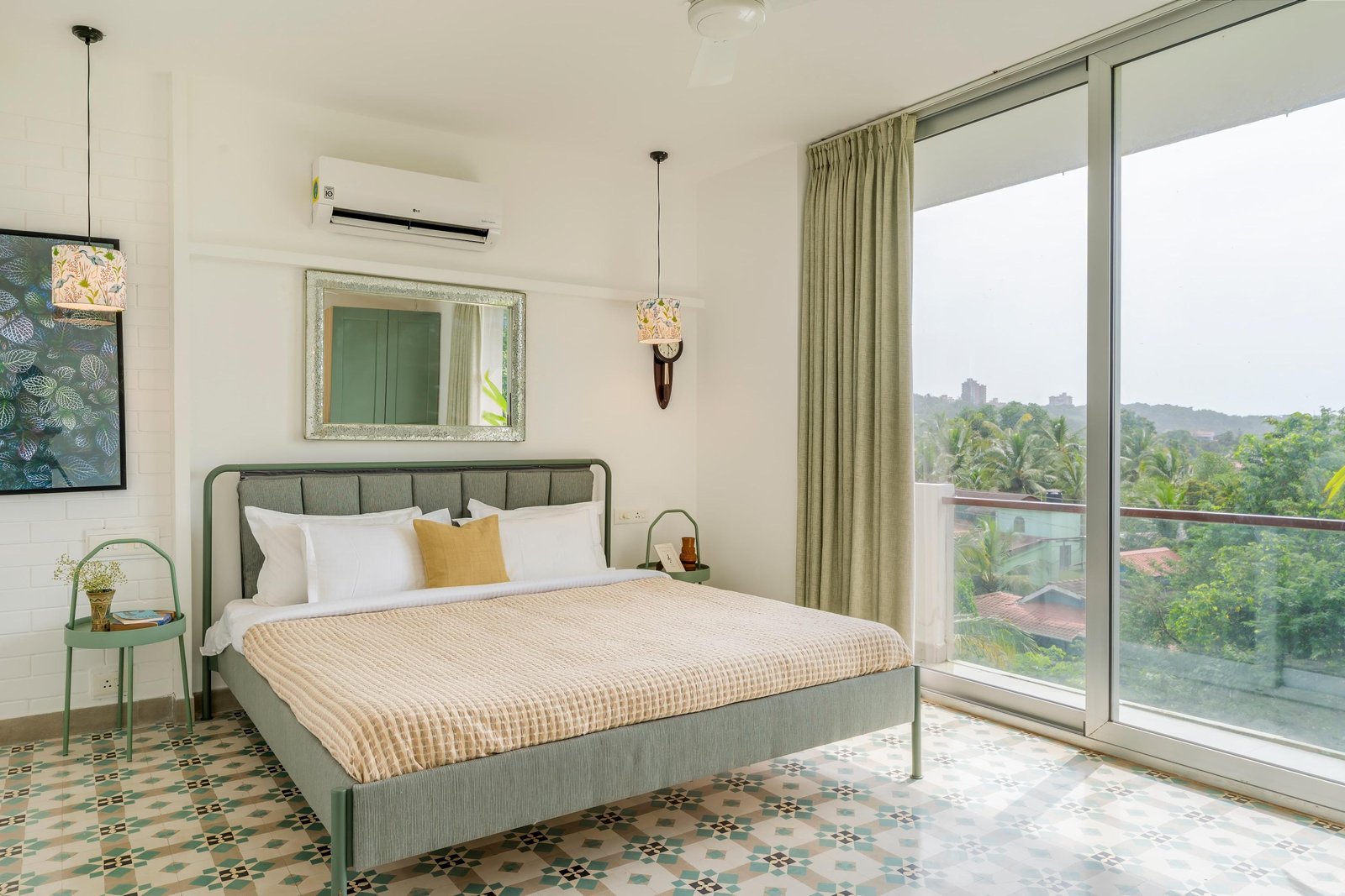 Sky - 3bhk Penthouse w/pvt jacuzzi + rooftop photo