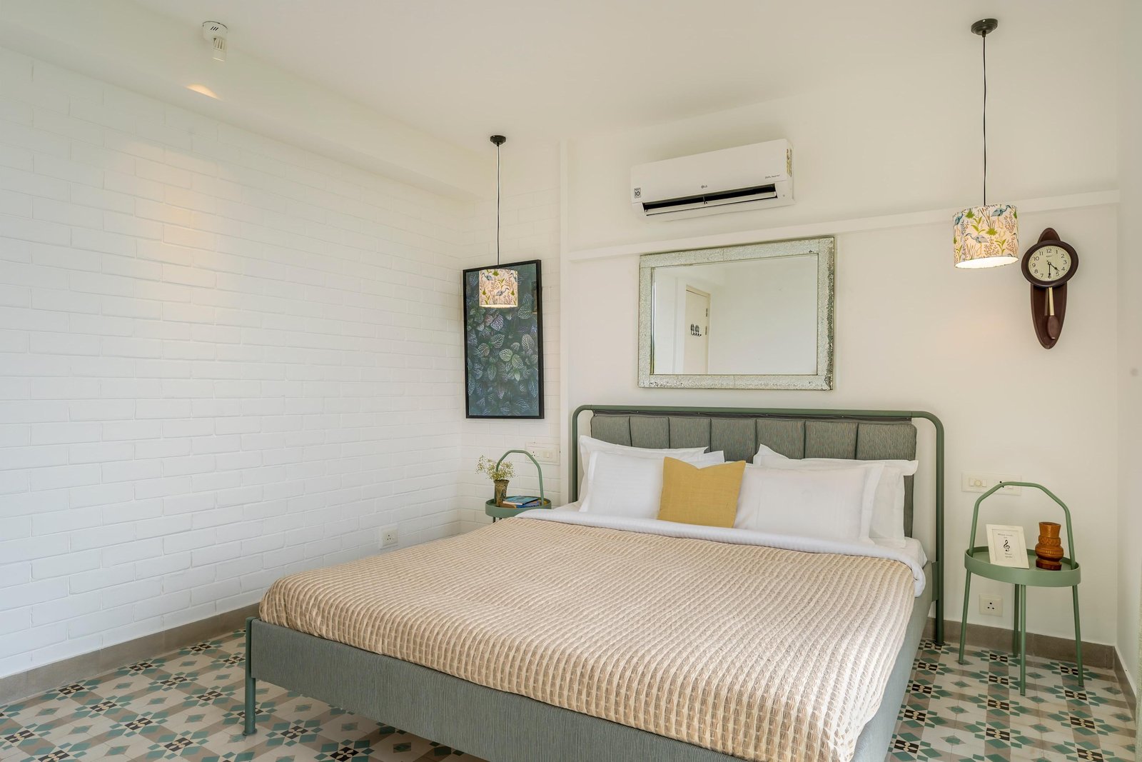 Sky - 3bhk Penthouse w/pvt jacuzzi + rooftop photo