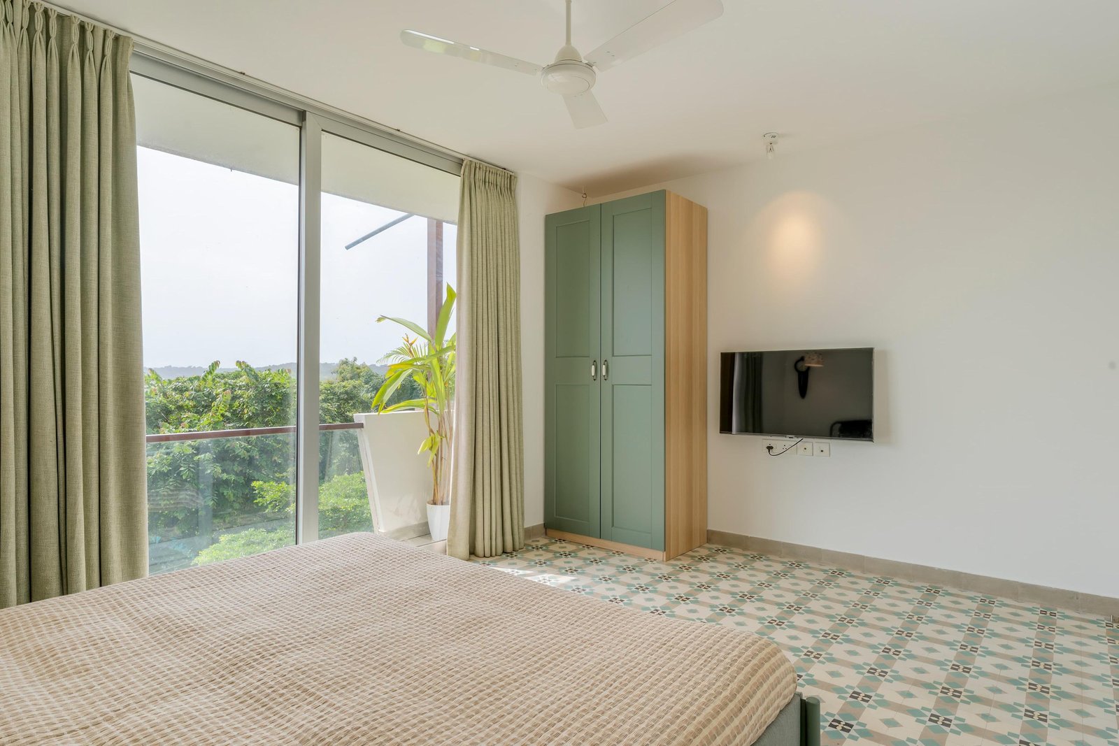 Sky - 3bhk Penthouse w/pvt jacuzzi + rooftop photo