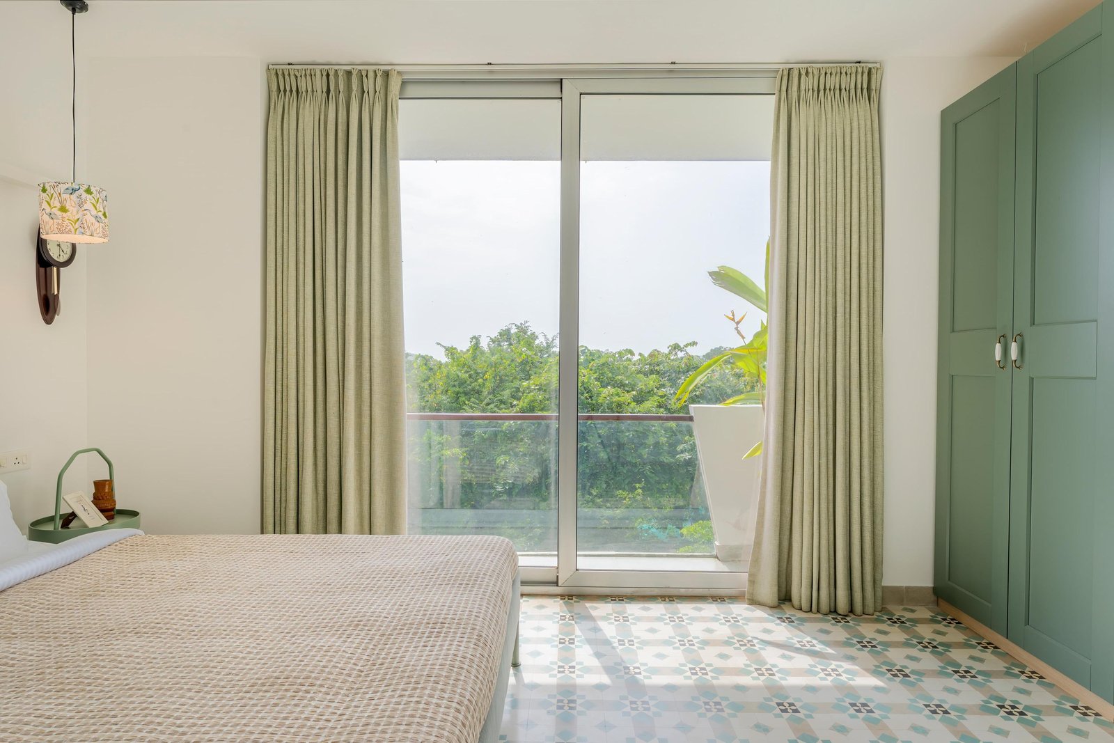 Sky - 3bhk Penthouse w/pvt jacuzzi + rooftop photo