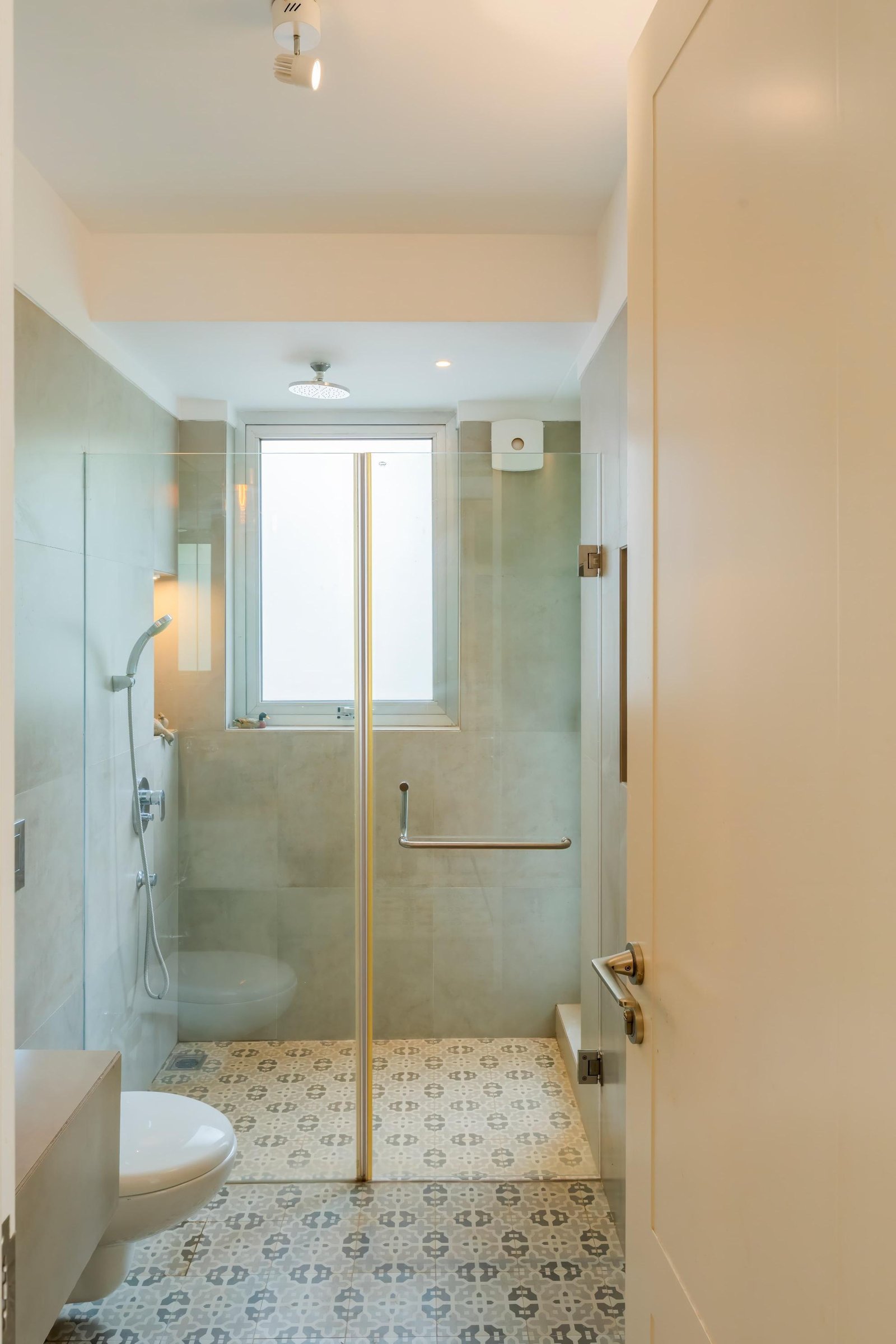Sky - 3bhk Penthouse w/pvt jacuzzi + rooftop photo