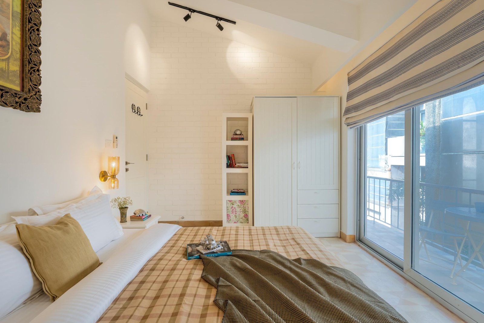 Sky - 3bhk Penthouse w/pvt jacuzzi + rooftop photo