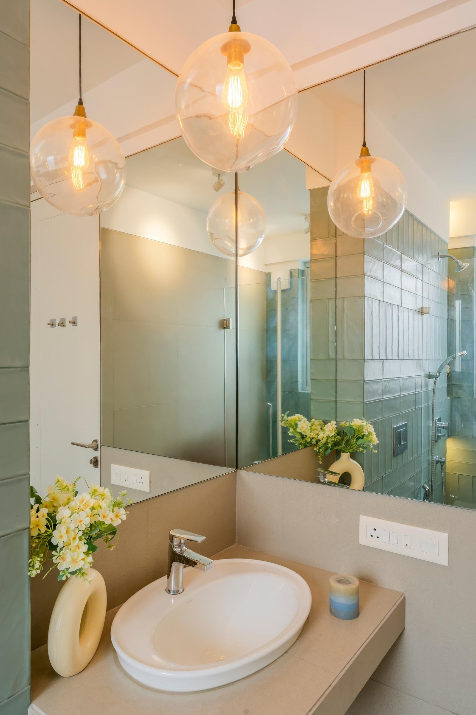 Sky - 3bhk Penthouse w/pvt jacuzzi + rooftop photo