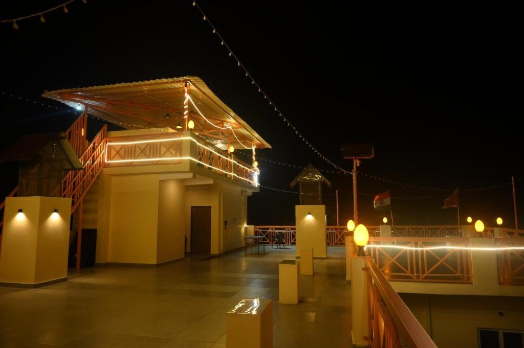 Kafal Gates photo